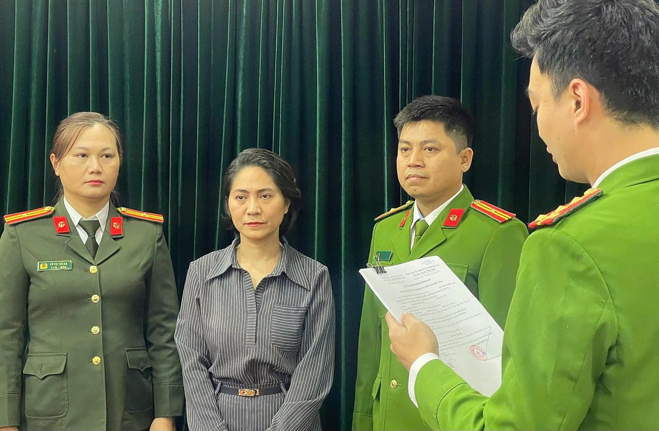 Bà Nguyễn Thị Thu Hà - Giám đốc Công ty Ngọc Việt Education - bị Cơ quan Cảnh sát điều tra Công an thành phố Hà Nội khởi tố, tạm giam để điều tra về tội Lừa đảo chiếm đoạt tài sản. ha-jpeg-1767147636-1767147926-6972-4641-1767148351jpg.jpg