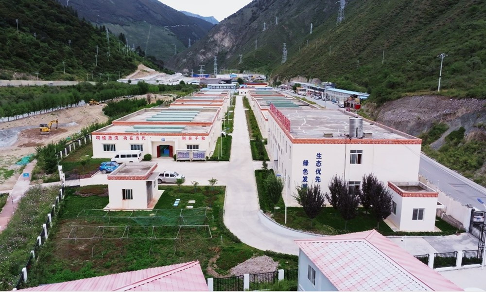 Láng giềng Việt Nam vận hành nhà máy thủy điện đập vòm ở độ cao lớn nhất nước: Thuộc chuỗi 13 dự án dọc một đoạn sông, chính thức hoạt động sau hơn 20 năm - ảnh 2
