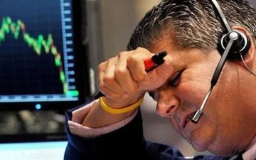 Top 10 cổ phiếu bị khối ngoại bán ròng mạnh nhất năm 2025