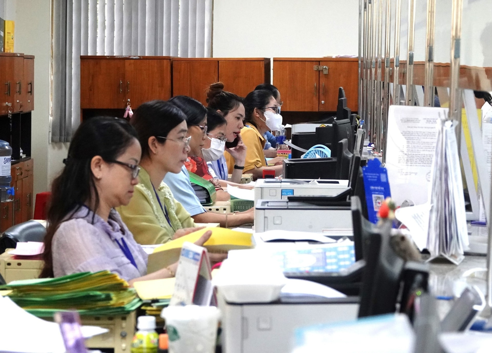 cong-chuc-1.jpg