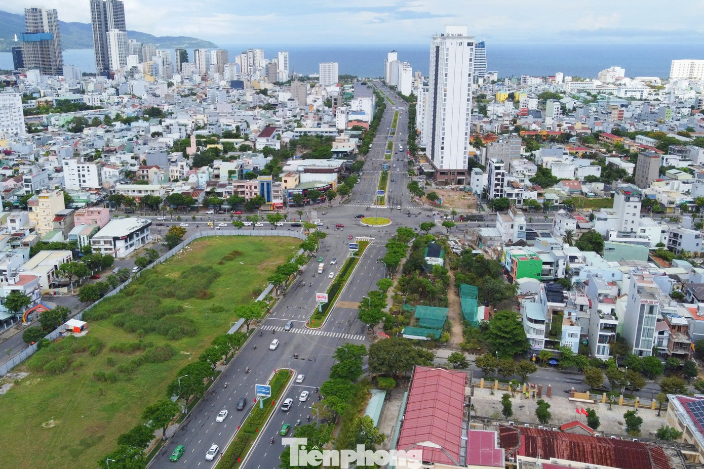 5 lô đất A12, A13, A14, A15 và A* với diện tích 6,17ha thuộc phường An Hải; tòa nhà công nghệ thông tin 20 tầng tại Khu Công viên phần mềm số 2 (diện tích 0,12ha); Khu đất phía Tây Bắc đường dẫn lên cầu Thuận Phước (diện tích 9,7ha); Khu đất dọc đường Như Nguyệt - Xuân Diệu (diện tích 1,98ha) và Khu vực dự kiến phát triển lấn biển đối diện đường Nguyễn Tất Thành (khoảng 282ha). tp-trung-tam-tai-chinh-da-nang-18.jpg