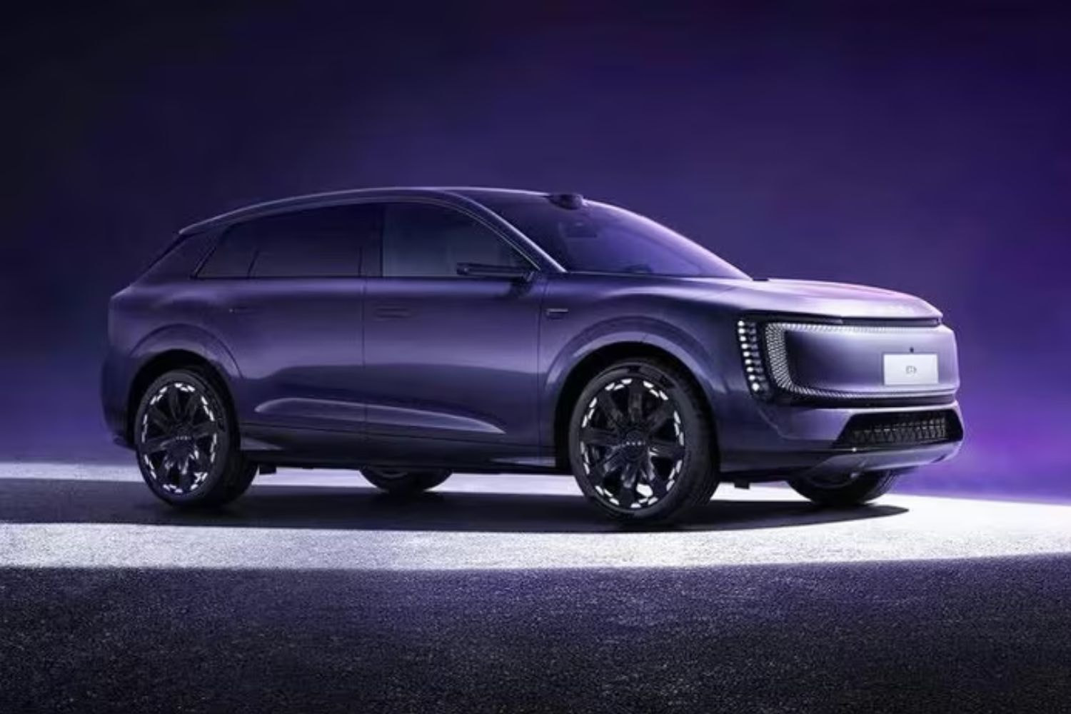 xe-suv-audi-e7x-01.jpg