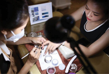 Cận Tết, loạt nghề làm đẹp 'chạy hết công suất', thu nhập tăng gấp đôi