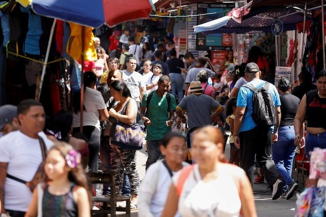 Tổng thống đã bị bắt giữ, ai sẽ gánh khoản nợ 170 tỷ USD của Venezuela? - ảnh 1