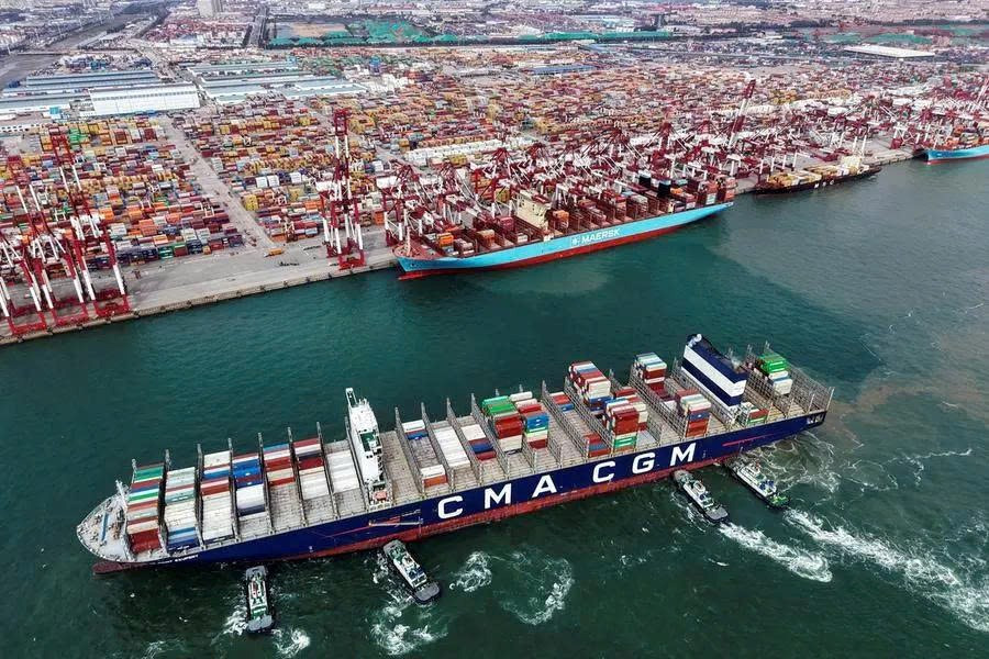 Thế giới 'lì đòn' trước thuế Mỹ, IMF nâng dự báo tăng trưởng toàn cầu - ảnh 1