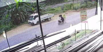 CSGT bị xe máy kẹp 3 tông gãy xương đùi và xương chậu