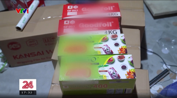 Hà Nội: Phát hiện cơ sở sản xuất màng bọc thực phẩm giả chứa chất cấm, gây dậy thì sớm ở nữ giới và vô sinh ở nam giới