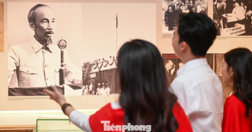 Nhiều tư liệu lần đầu công bố tại Triển lãm 'Đảng Cộng sản Việt Nam - Từ Đại hội đến Đại hội'
