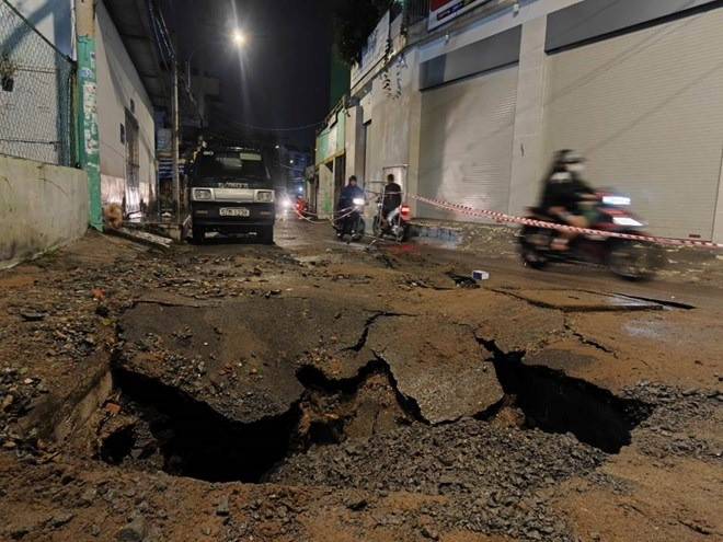 Đô thị hạng đặc biệt của Việt Nam tốc độ chìm dần nhanh bậc nhất thế giới, nhiều khu vực sụt lún mạnh- Ảnh 1. Đô thị hạng đặc biệt của Việt Nam tốc độ chìm dần nhanh bậc nhất thế giới, nhiều khu vực sụt lún mạnh- Ảnh 1.