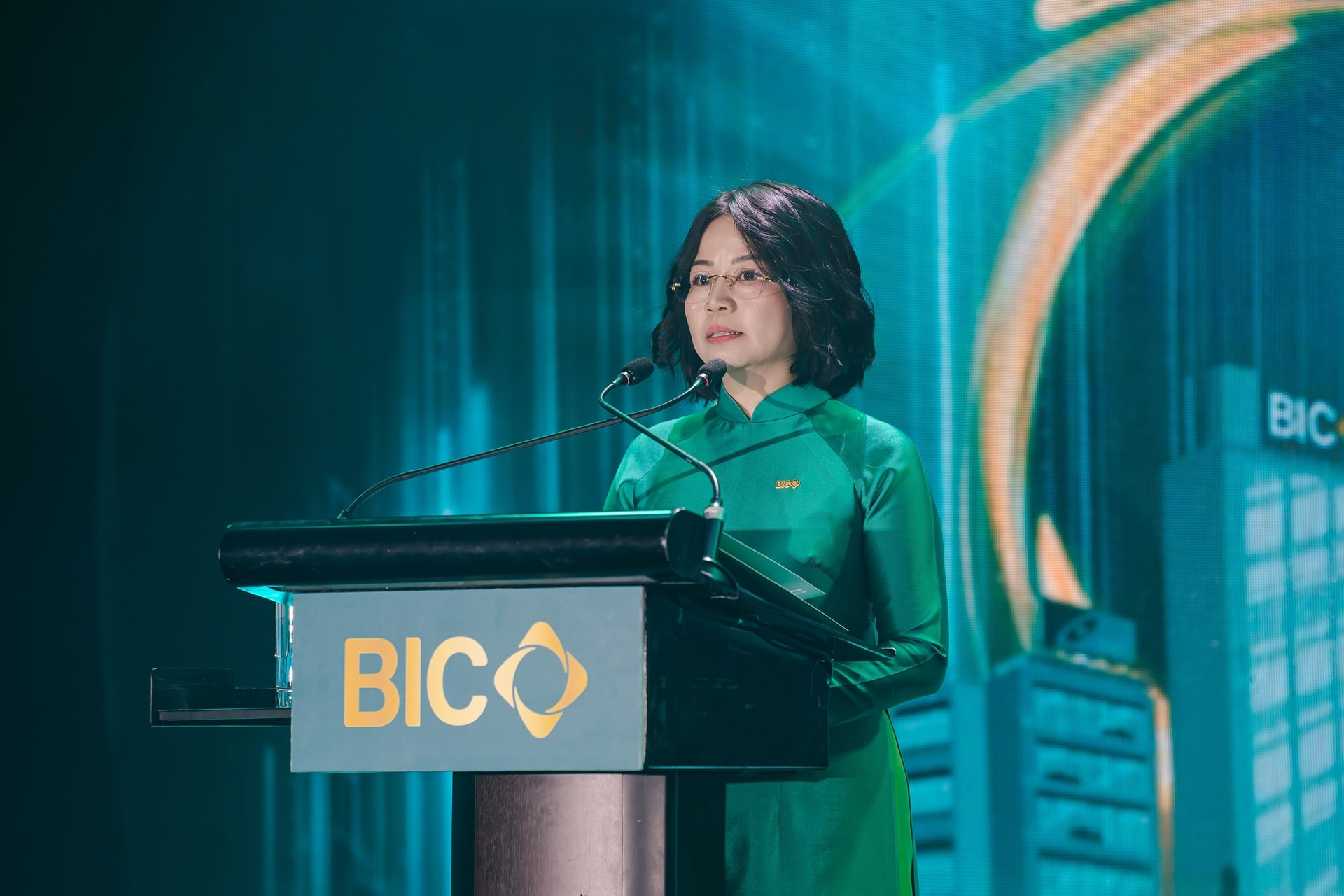 ba-doan-thi-thu-huyen-tong-giam-doc-bic-phat-bieu-khai-mac-chuong-trinh.jpg