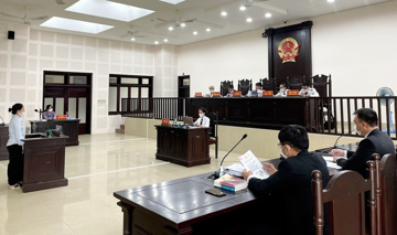 Mới: Đề xuất đồng phục luật sư mặc áo choàng đen khi tham dự phiên tòa