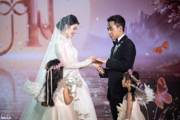 Hé lộ chiếc xe rước dâu ‘độc nhất vô nhị’ mà con trai tỷ phú Phạm Nhật Vượng cầm lái trong ngày trọng đại