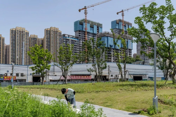 Xuất khẩu cứu GDP, bất động sản bóp nghẹt sức tiêu dùng của người dân Trung Quốc