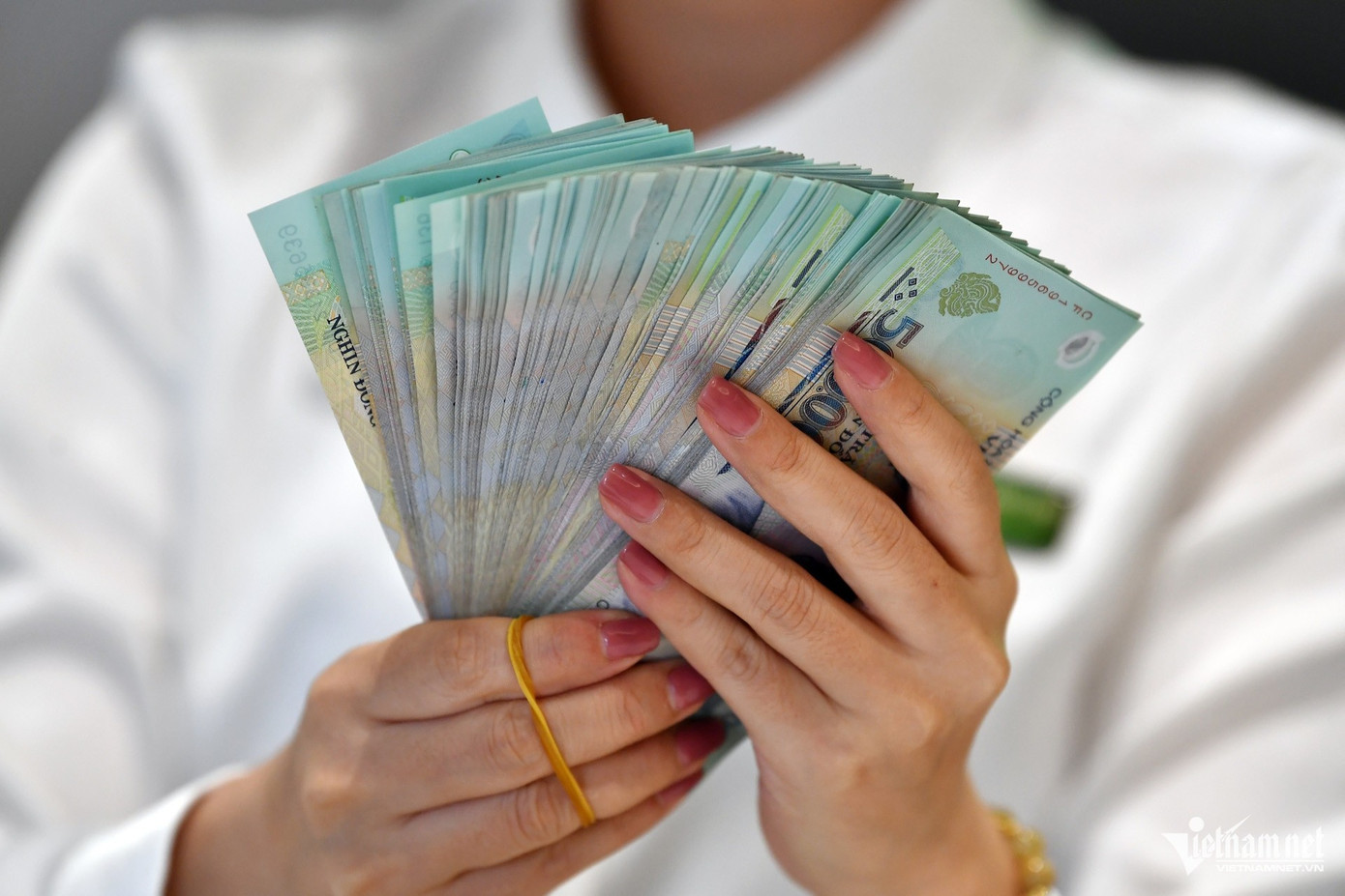 Từ 14/2, khai quyết toán thuế thu nhập cá nhân với cá nhân cư trú có thu nhập từ tiền lương, tiền công thuộc diện khấu trừ tại nguồn từ hai nơi trở lên thực hiện theo quy định mới. Ảnh: N.K. thue.jpg