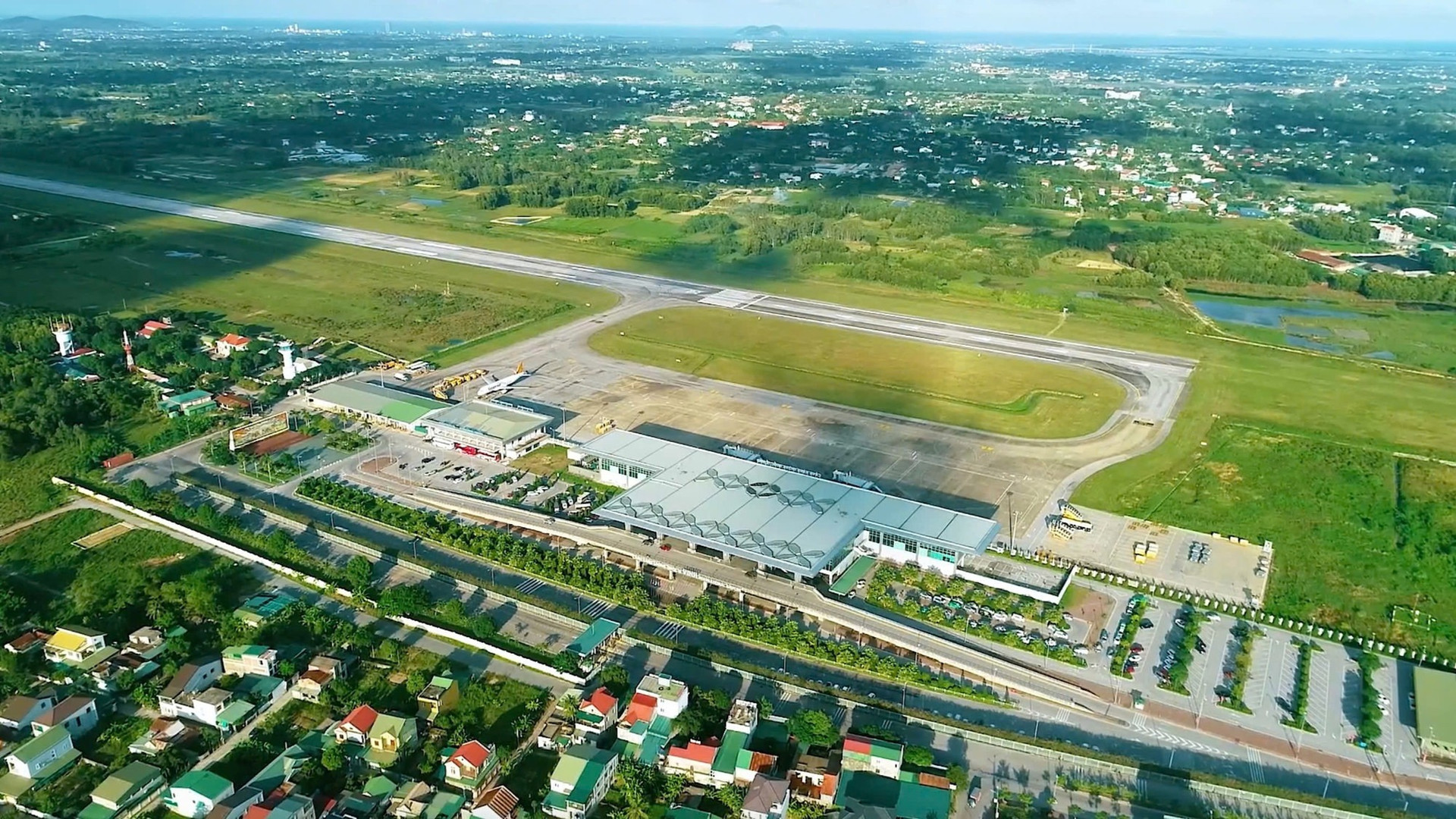 Sân bay quốc tế lớn của miền Trung gỡ khó để ‘lên đời’ đường băng- Ảnh 1. Sân bay quốc tế lớn của miền Trung gỡ khó để ‘lên đời’ đường băng- Ảnh 1.