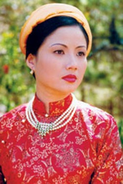 Nữ diễn viên duy nhất là Phó Giáo sư - Tiến sĩ, được mệnh danh là 'Nam Phương Hoàng hậu' đẹp nhất điện ảnh Việt Nam - ảnh 4