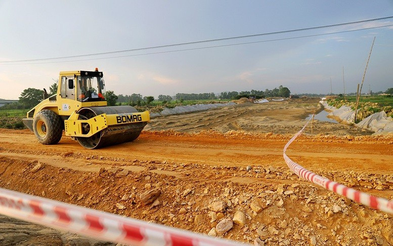 Khi nhà đầu tư đã thỏa thuận được 75% diện tích, Nhà nước sẽ hỗ trợ để đẩy nhanh quá trình thu hồi đất và phục hồi dự án. Ảnh: VGP News. 20221009154205-7164-16778319069751195969917.jpg