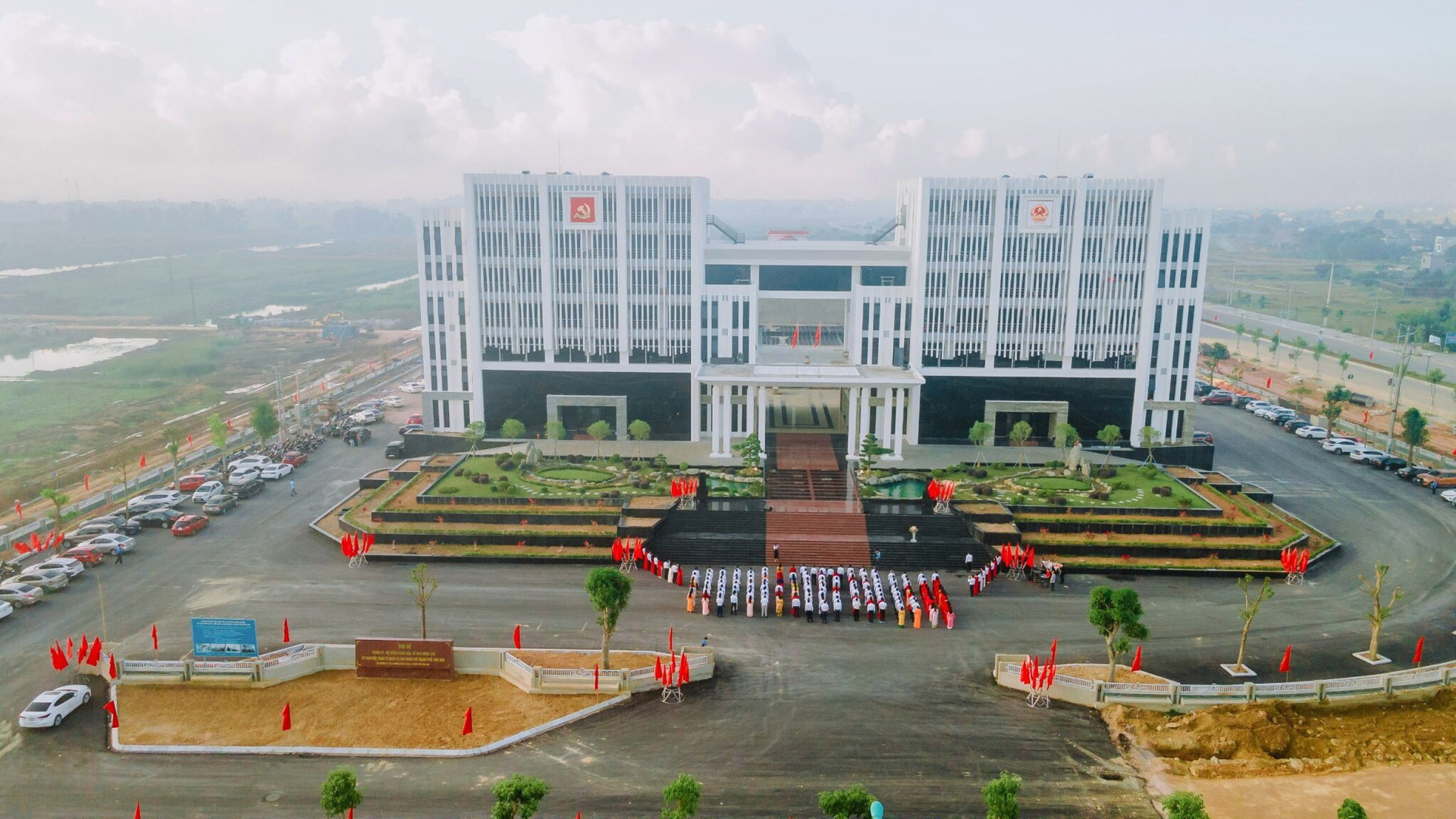 Trung tâm hành chính TP. Sầm Sơn cũ. Nguồn ảnh: Internet Trung tâm hành chính TP. Sầm Sơn cũ. Nguồn ảnh: Internet