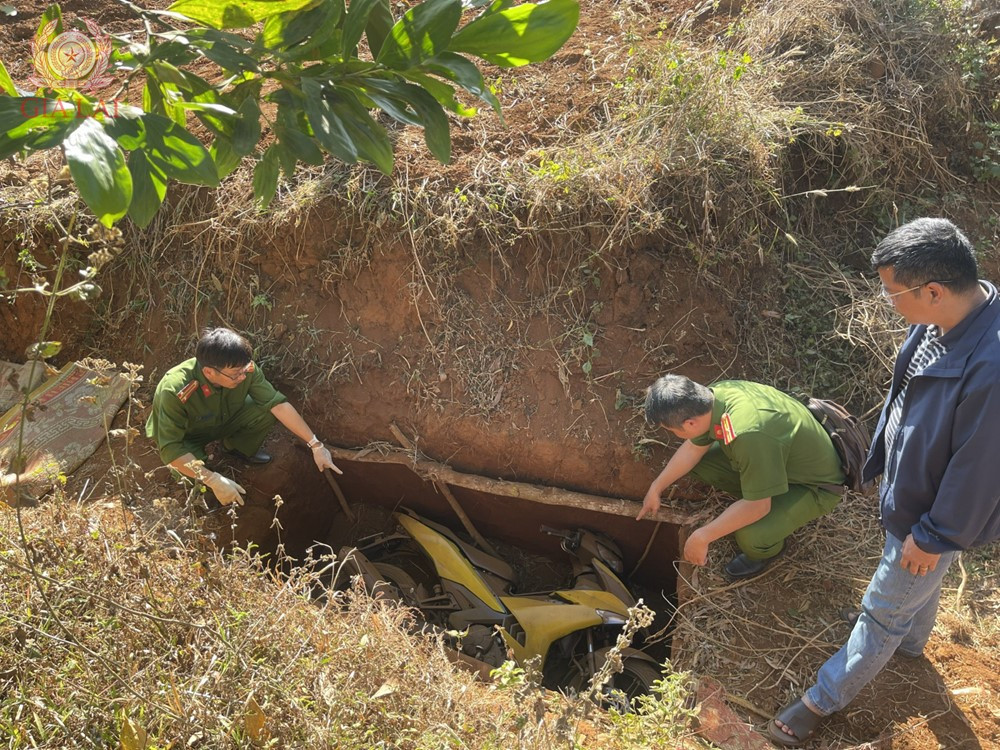 Công an treo thưởng cho người dân cung cấp thông tin có giá trị phục vụ điều tra vụ cướp ngân hàng tại Gia Lai - ảnh 2
