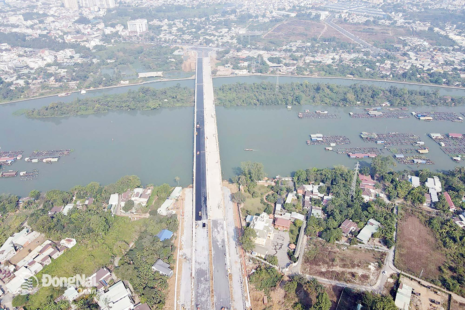 Cây cầu nghìn tỷ thuộc siêu phường lớn nhất cả nước sắp thông xe, siêu dự án 72.000 tỷ của Sun Group hưởng lợi lớn- Ảnh 1. Cây cầu nghìn tỷ thuộc siêu phường lớn nhất cả nước sắp thông xe, siêu dự án 72.000 tỷ của Sun Group hưởng lợi lớn- Ảnh 1.
