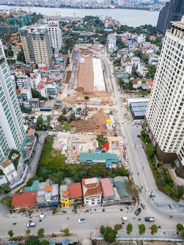 Dần thành hình tuyến đường ven hồ kết nối đến nhà hát đắt đỏ bậc nhất thế giới- Ảnh 1. Dần thành hình tuyến đường ven hồ kết nối đến nhà hát đắt đỏ bậc nhất thế giới- Ảnh 1.