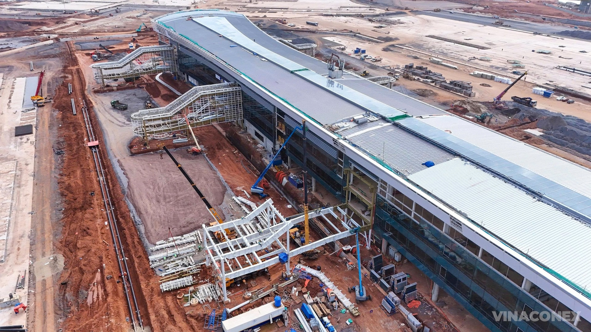 vinaconex-gop-mat-o-nhung-goi-thau-nao-san-bay-long-thanh2.jpg