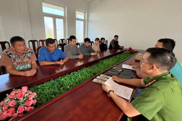 Khám xét 11 địa điểm, bắt 7 người, tịch thu hơn 100 triệu đồng tiền mặt, 20 điện thoại di động