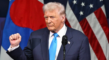 Ông Trump tuyên bố áp thuế 25% lên hàng hóa Hàn Quốc, thị trường 'nín thở' trước nguy cơ căng thẳng thương mại mới