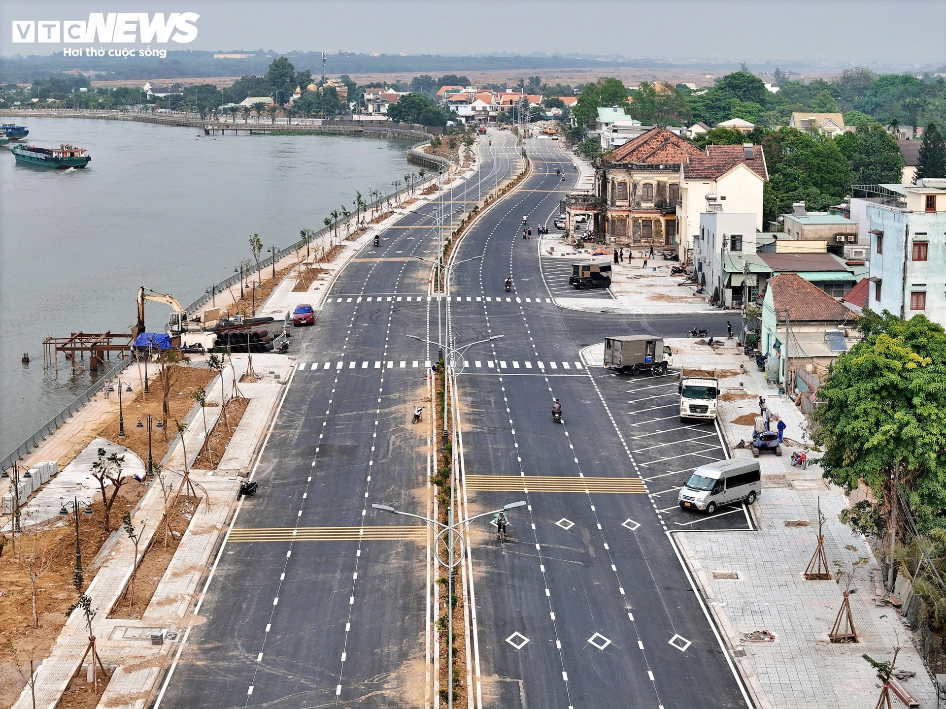 Điều ít biết về căn biệt thự trăm tuổi ven sông nội địa dài nhất Việt Nam: Định giá gần 5,4 tỷ, đường mới làm phải nhường đất- Ảnh 1.