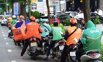 Người Việt chi 2,1 tỷ USD đặt đồ ăn qua ứng dụng, ShopeeFood và GrabFood áp đảo thị phần