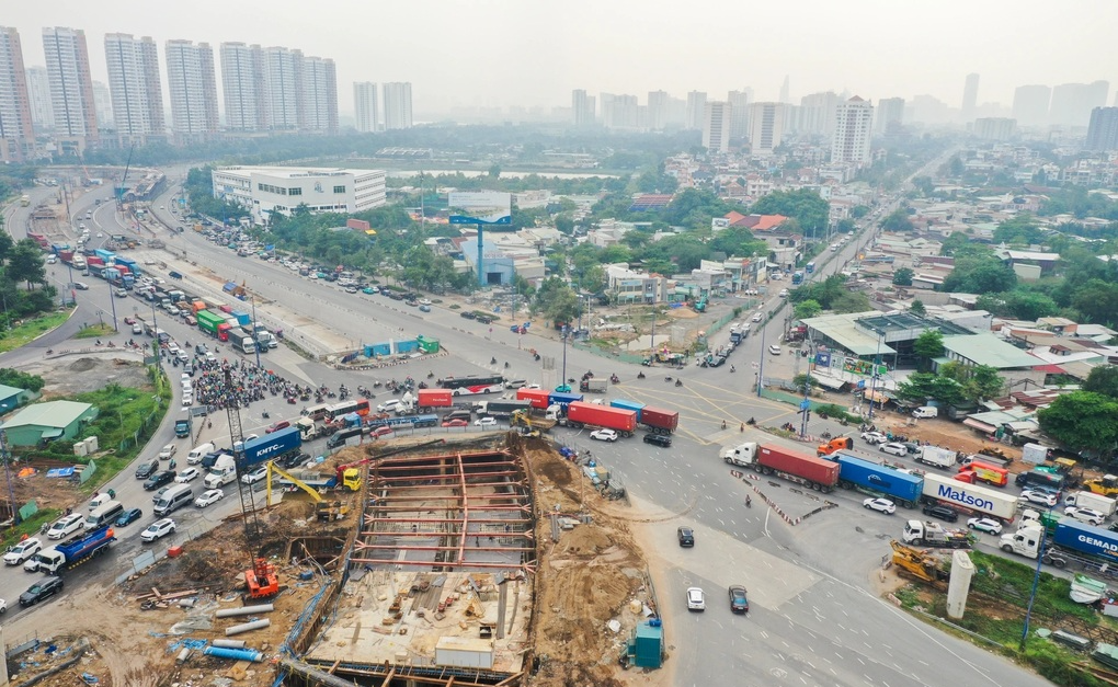 Vài tháng nữa, nút giao thông lớn nhất TP. HCM sẽ hoàn thành: Giải cứu kẹt xe cửa ngõ phía Đông- Ảnh 2. Vài tháng nữa, nút giao thông lớn nhất TP. HCM sẽ hoàn thành: Giải cứu kẹt xe cửa ngõ phía Đông- Ảnh 2.