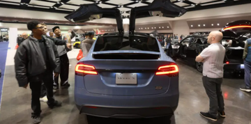Elon Musk bất ngờ tuyên bố 'khai tử' hai mẫu xe Tesla đắt nhất, chuyện gì đây?