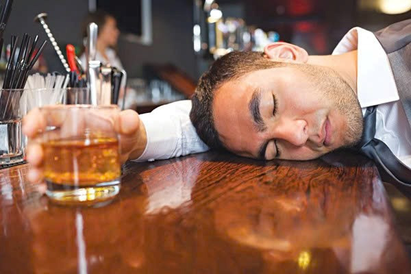 Uống rượu bia thế nào để hạn chế tác hại cho sức khỏe? - ảnh 2