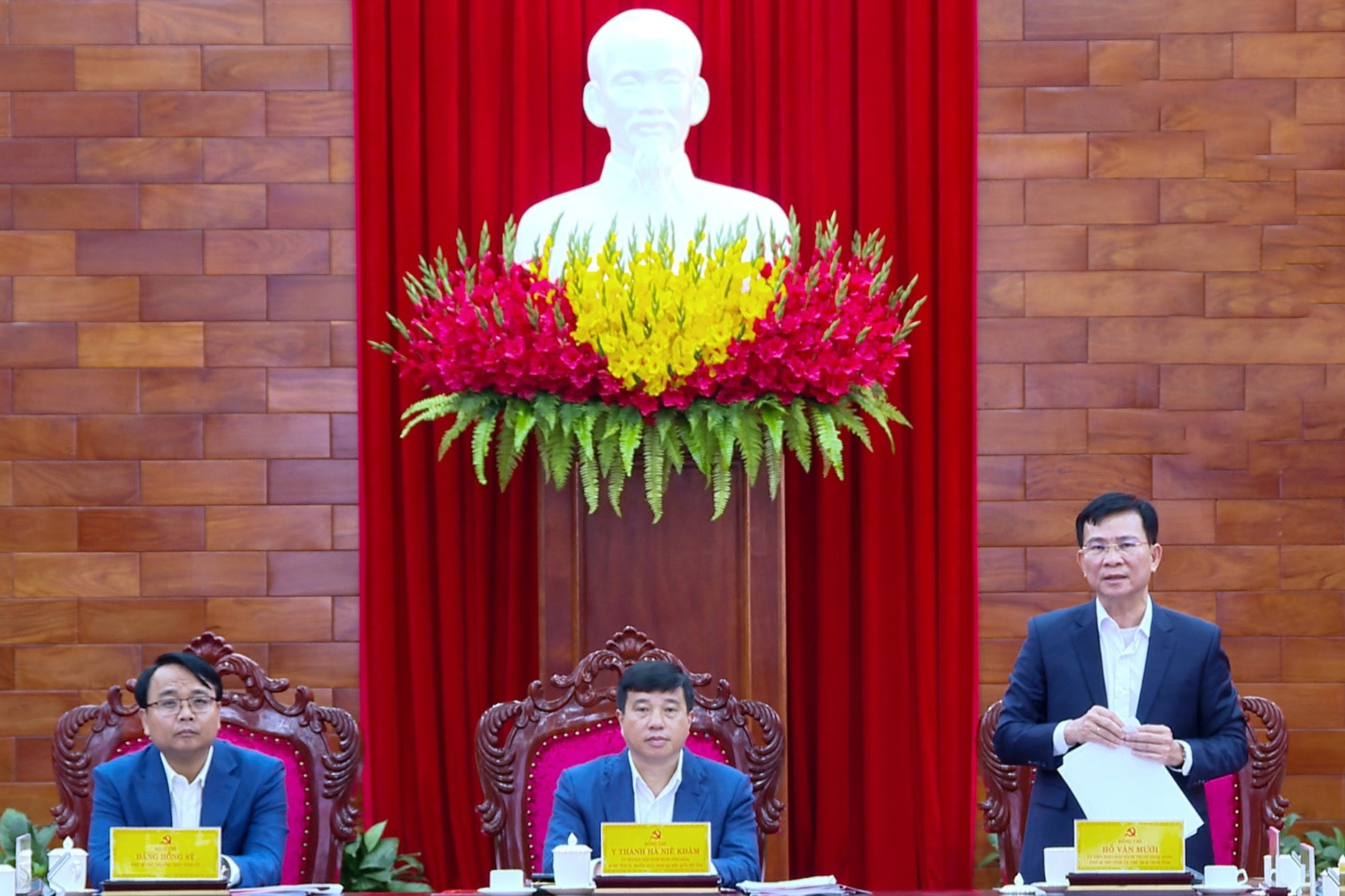 Hình ảnh tại hội nghị. Nguồn ảnh: Báo Lâm Đồng Hình ảnh tại hội nghị. Nguồn ảnh: Báo Lâm Đồng