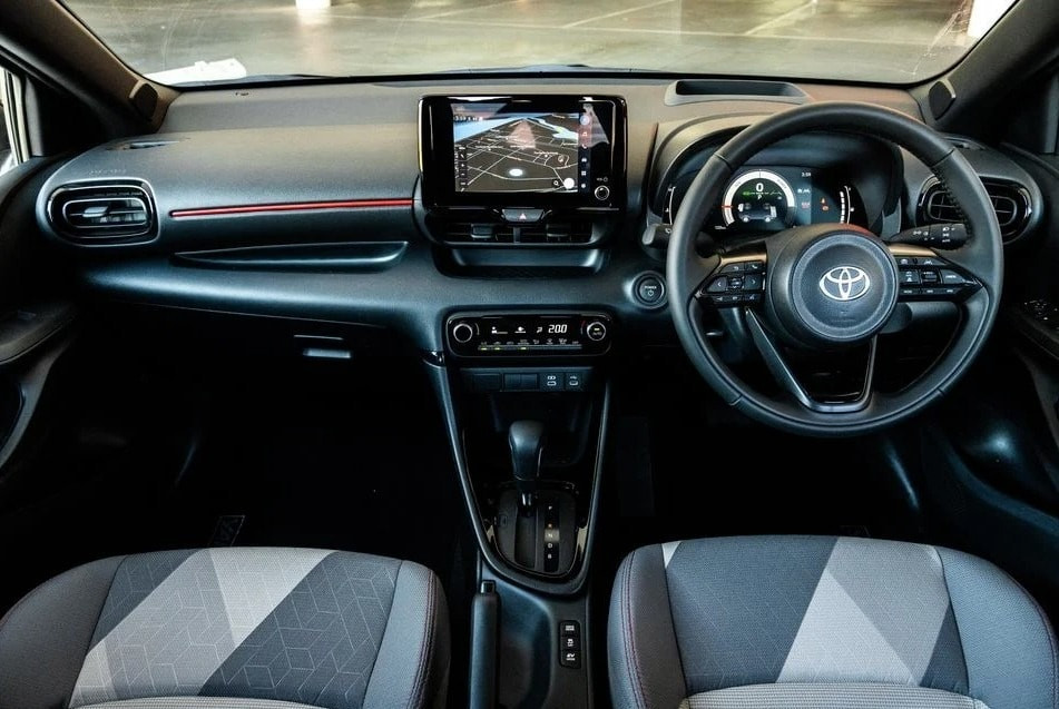 toyota-yaris-hybrid-2026-2.jpg