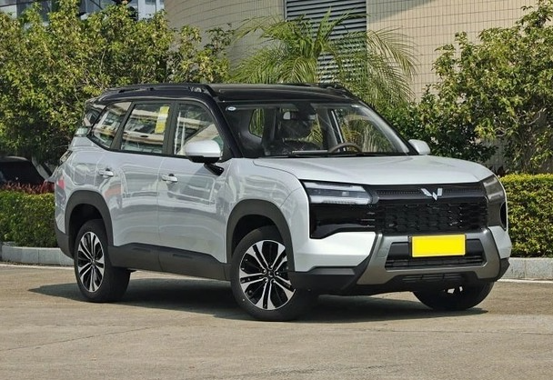 4756wuling-starlight-560-1-17687.png