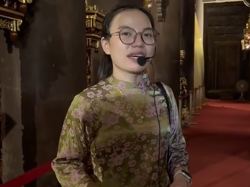 Chính thức đình chỉ nữ hướng dẫn viên tại một khu di tích