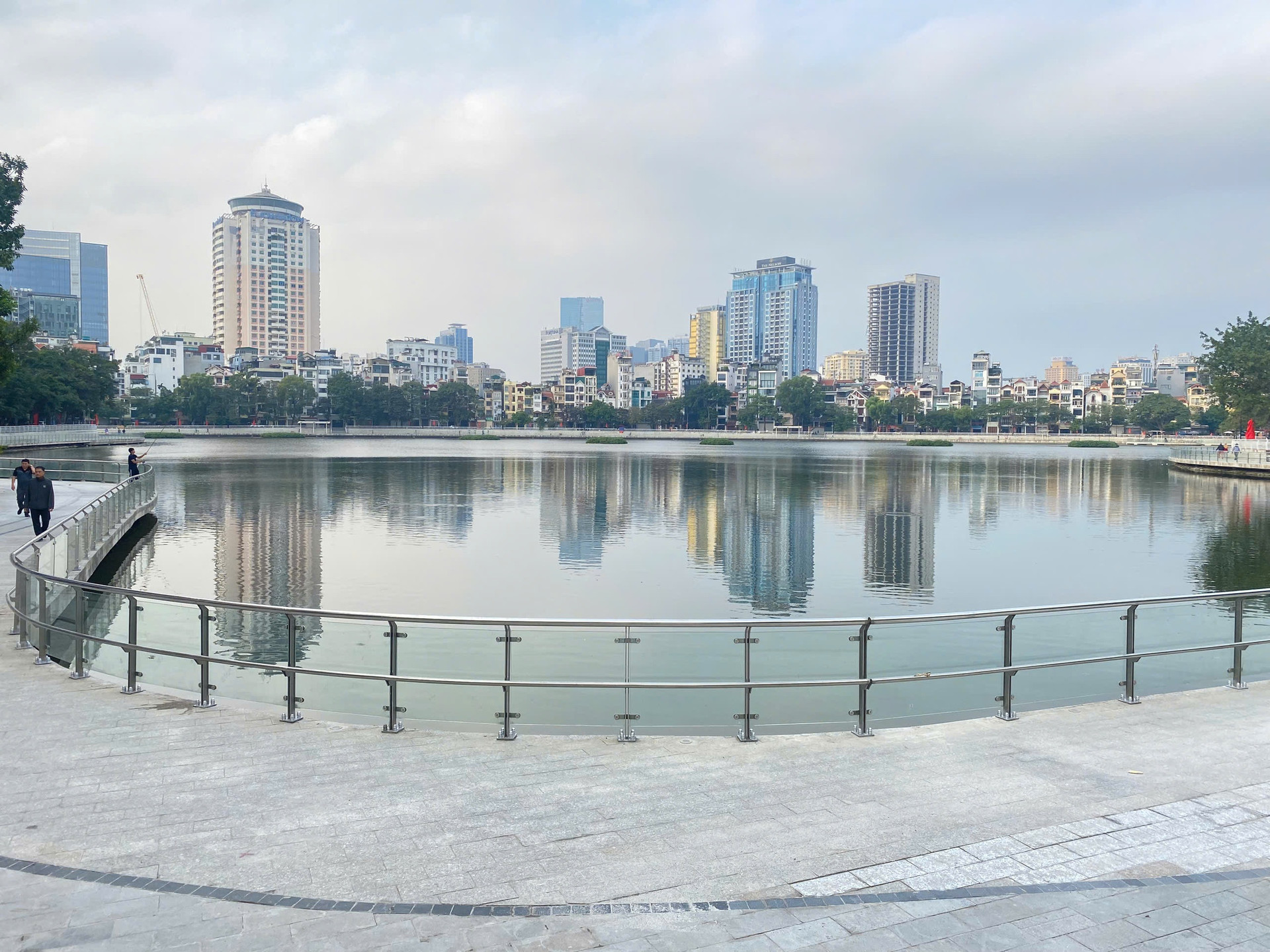 Một góc của hồ Hoàng Cầu Một góc của hồ Hoàng Cầu