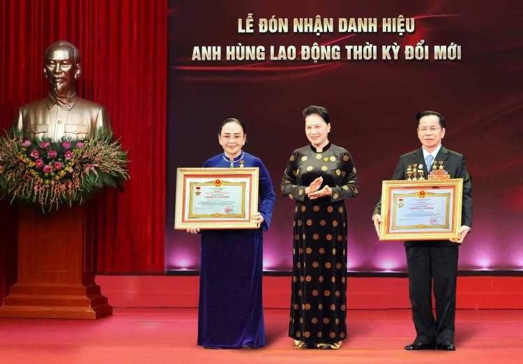 Gia đình duy nhất của Việt Nam có bố mẹ, con gái đều là Anh hùng Lao động - ảnh 4