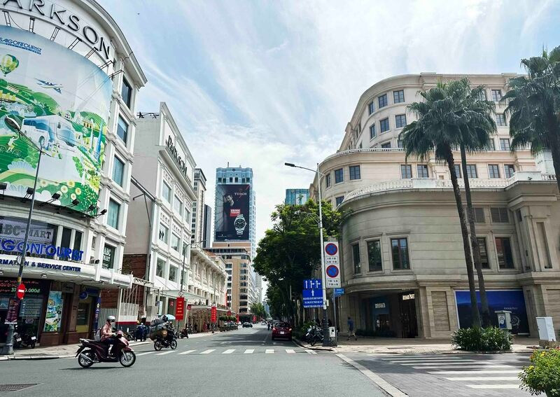 Mặt bằng cho thuê cuối năm: ‘Phố kim cương’ không lo ế, ‘phố vàng’ mòn mỏi chờ người thuê- Ảnh 1. Mặt bằng cho thuê cuối năm: ‘Phố kim cương’ không lo ế, ‘phố vàng’ mòn mỏi chờ người thuê- Ảnh 1.