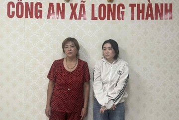 Tạm giữ hình sự bà chủ tiệm tạp hóa Nguyễn Thị Hà Ny, thu giữ tại chỗ 5.400.000 đồng