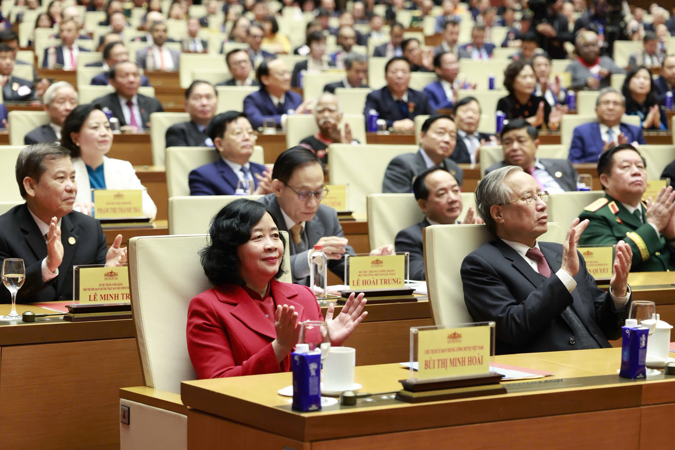 Các đại biểu tại Lễ kỷ niệm 80 năm Ngày Tổng tuyển cử đầu tiên bầu Quốc hội Việt Nam. Ảnh: Như Ý z7401720343059-d466a2862b1d776828c3adc3fa775a06.jpg