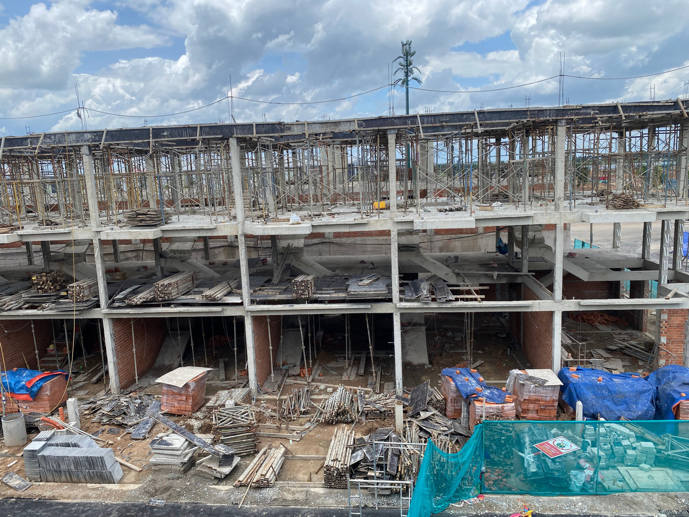 HoREA kiến nghị bổ sung quy định cụ thể về công thức tính tiền sử dụng đất, tiền thuê đất trả một lần cho cả thời gian thuê. img-7823.jpg