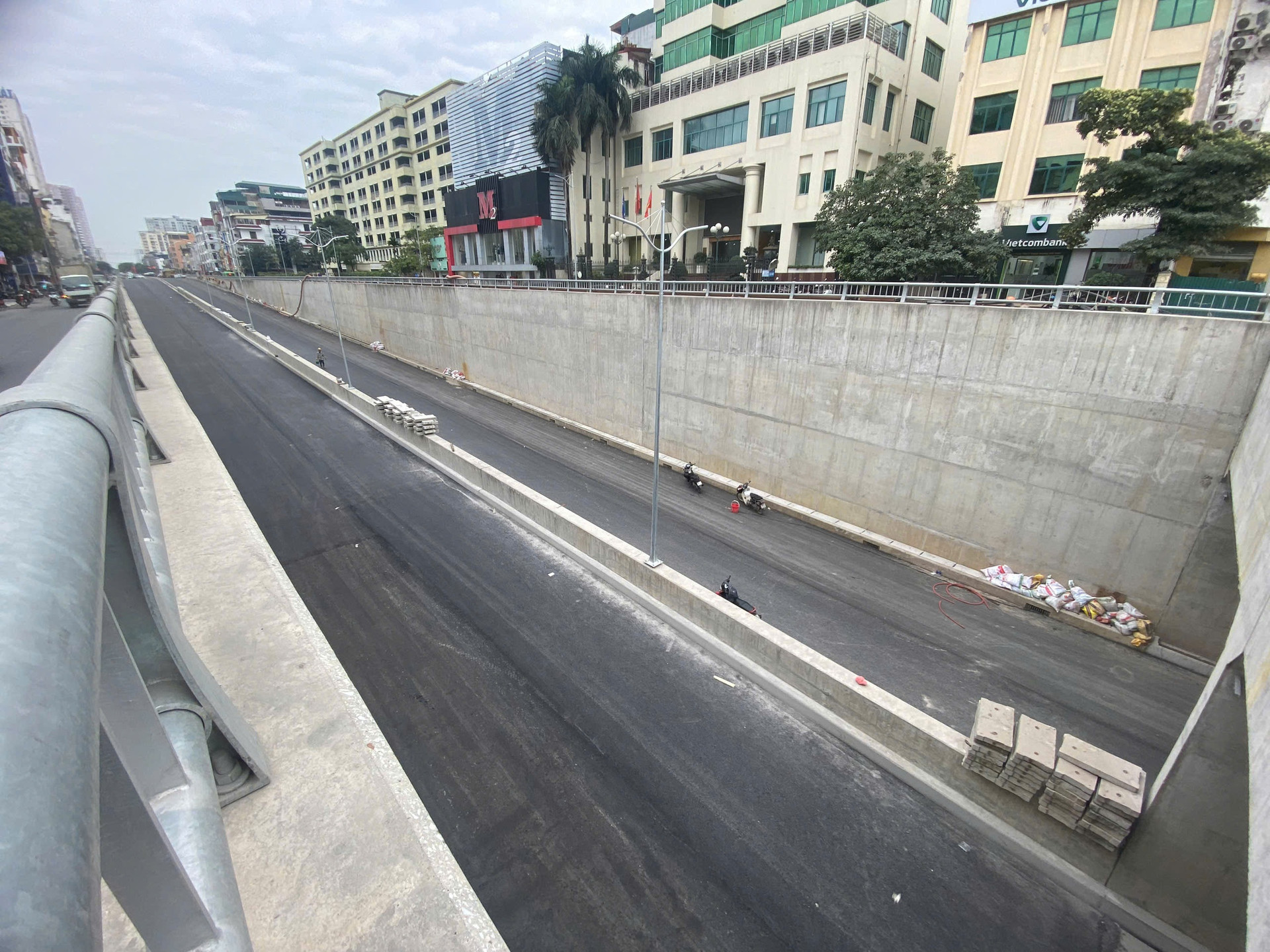 Bên trong hầm chui Giải Phóng - Kim Đồng Bên trong hầm chui Giải Phóng - Kim Đồng