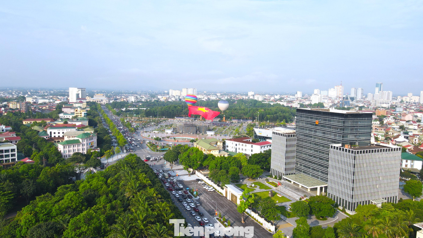 Năm 2025, tỉnh Nghệ An lập kỷ lục thu ngân sách đạt mức 29.211 tỷ đồng. tp-9219.jpg