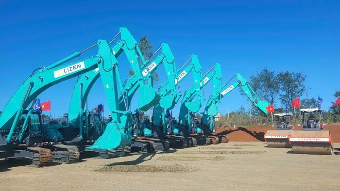 Tuyến cao tốc gần 44.000 tỷ băng qua cung đèo hiểm trở, chạy dọc tỉnh lớn thứ 2 Việt Nam nhận chỉ đạo 'nóng'- Ảnh 1. Tuyến cao tốc gần 44.000 tỷ băng qua cung đèo hiểm trở, chạy dọc tỉnh lớn thứ 2 Việt Nam nhận chỉ đạo 'nóng'- Ảnh 1.