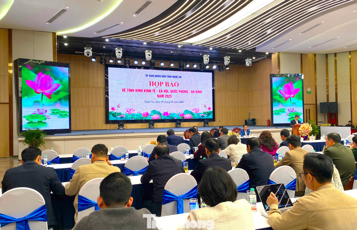 Toàn cảnh buổi họp báo. tp-111.jpg