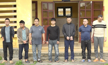 Khám xét nhiều cơ sở trên cả nước, bắt giữ 8 đối tượng trong đường dây đánh bạc 350 tỷ đồng