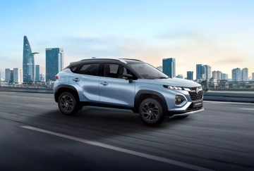 Ra mắt tại Việt Nam chưa đầy 3 tháng, SUV Nhật giảm giá dồn dập chạy doanh số trước Tết