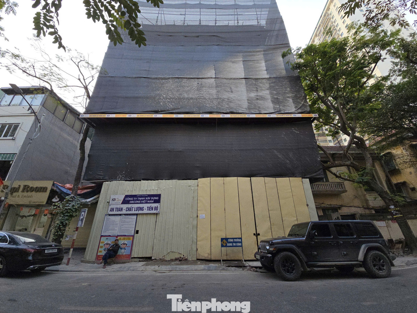 Tuy nhiên, đến thời điểm này, nhiều căn nhà đã bị đập bỏ hoàn toàn để xây dựng cao ốc. tp-7411925643181-b29eaf4609b69fda1764582cc0572071.jpg
